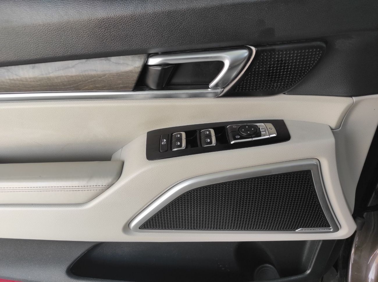 كيا تيلورايد LX 3.8L (291 HP)