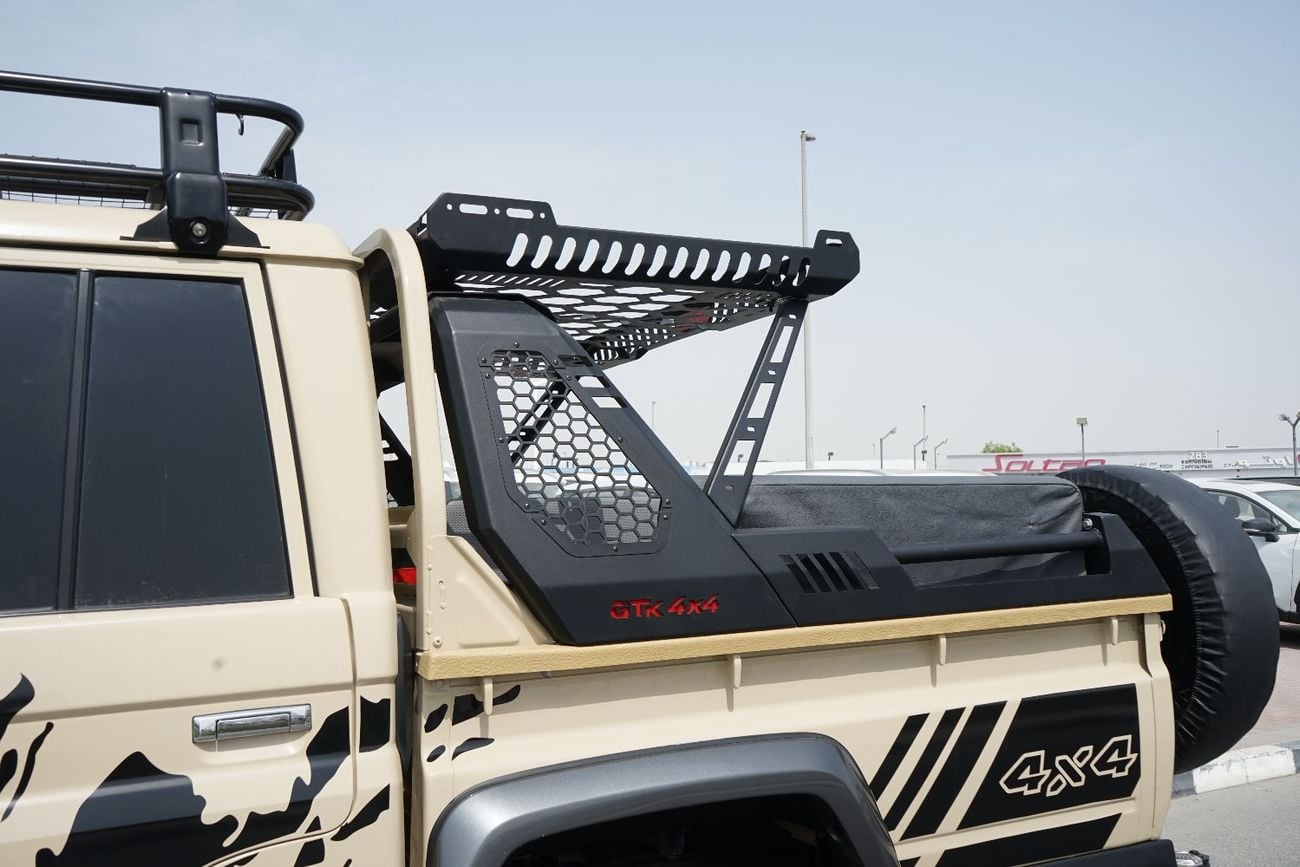 تويوتا لاند كروزر بيك آب The Toyota Land Cruiser Pickup (specifically the 70 Series/LC79) is a legendary, heavy-duty 4x4, ren