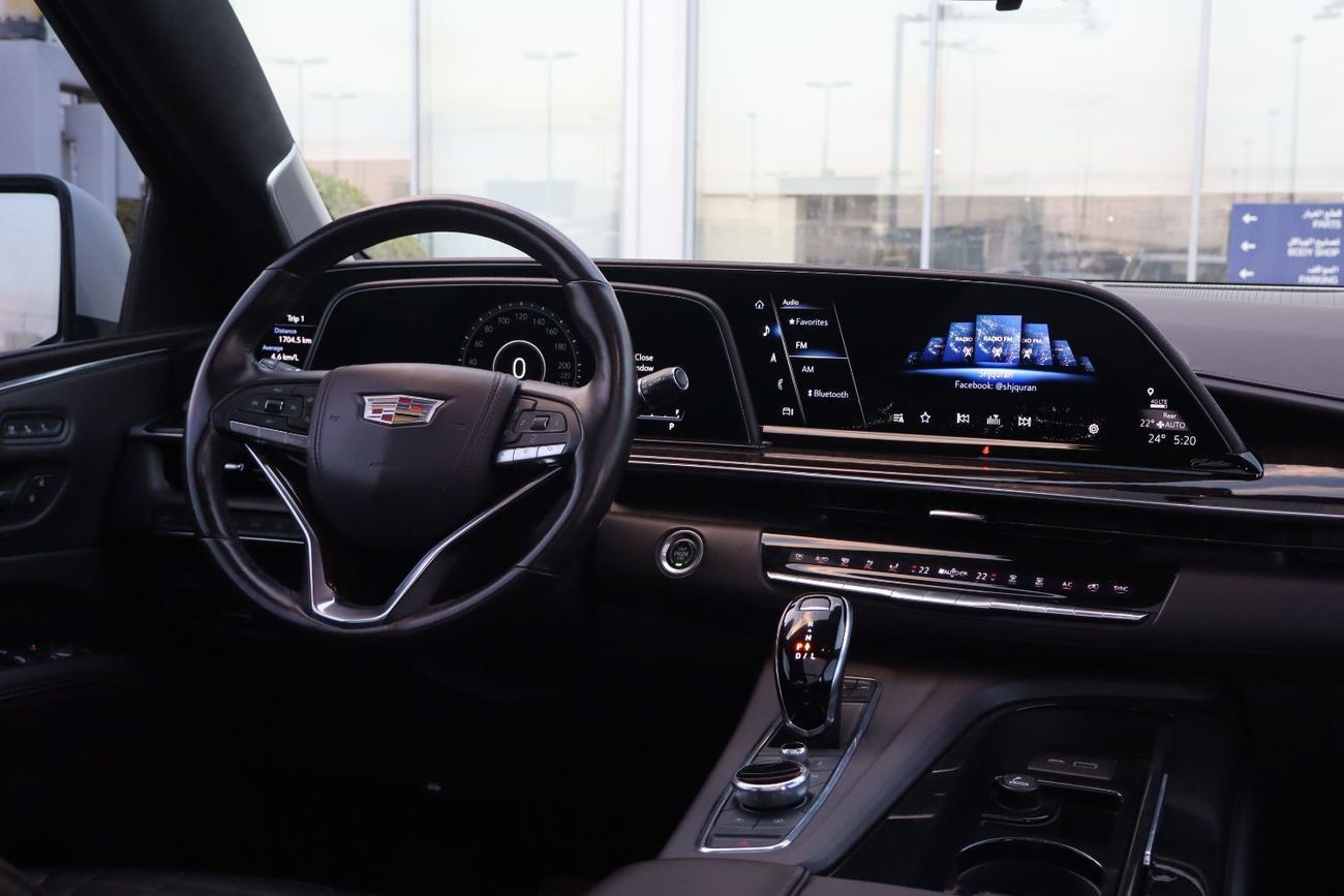 Cadillac Escalade Premium Luxury Platinum 6.2L 4WD