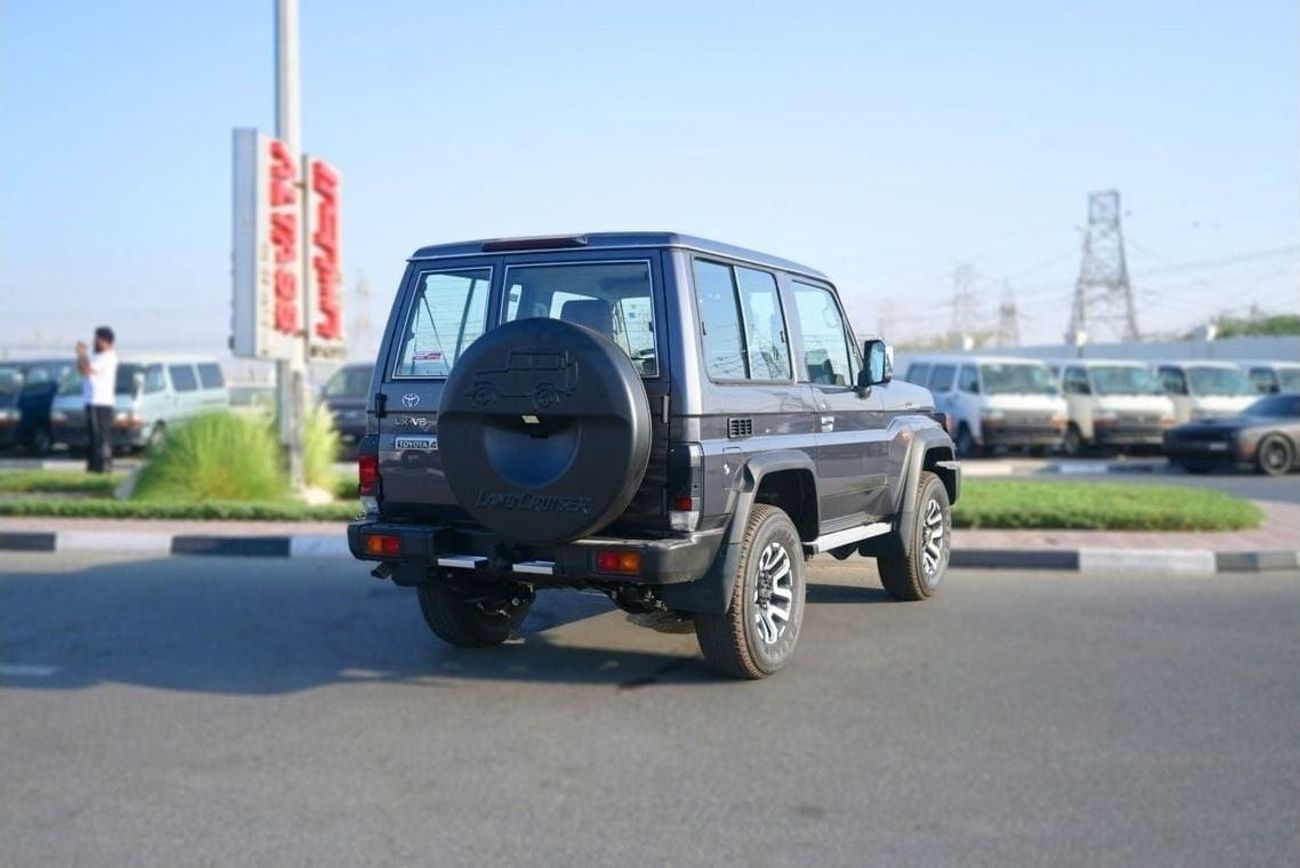 Toyota Land Cruiser 70 Toyota Land Cruiser Hard Top LC71 SHORT CHASE 4.0L Petrol AT