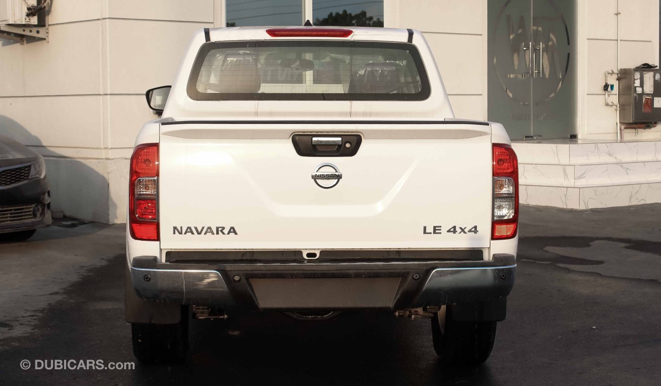 Nissan Navara LE 4x4 DIESEL M/T WHITE INSIDE RED