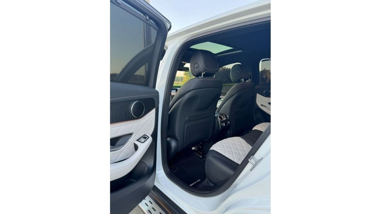 مرسيدس بنز EQC 400 مرسيدس بنز اي ام جى EQ400 M4 خليجي 2023 تشييكات وكاله تحت الضمان بحاله ممتازه كونتركت سيرفس مجانا ل