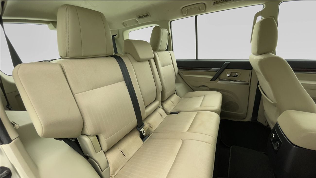 ميتسوبيشي باجيرو GLS BASE 3.5 | بدون دفعة مقدمة | اختبار القيادة في المنزل