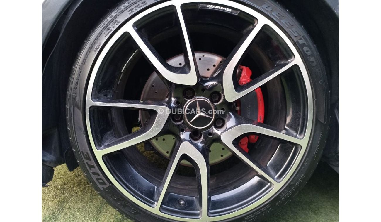 مرسيدس بنز E 350 بدى كت 63 موديل 2014 بانوراما مثبت سرعة تحكم رنجات حساسات جلد سنتر لوك شاشة كاميرا بحالة ممتازة