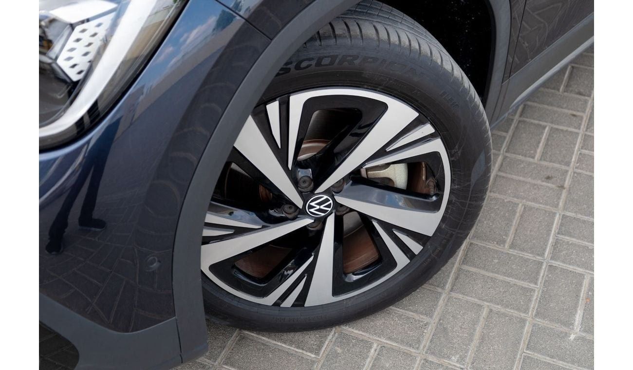 فولكس واجن ID.6 Volkswagen ID.6 Crozz Pro 2022 Chinese Spec under Warranty with Flexible Down-Payment.