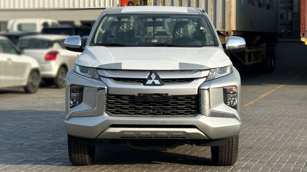 Mitsubishi L200 MITSUBISHI L200 2.4L P DC 4WD GLX 5MT (Export Only)