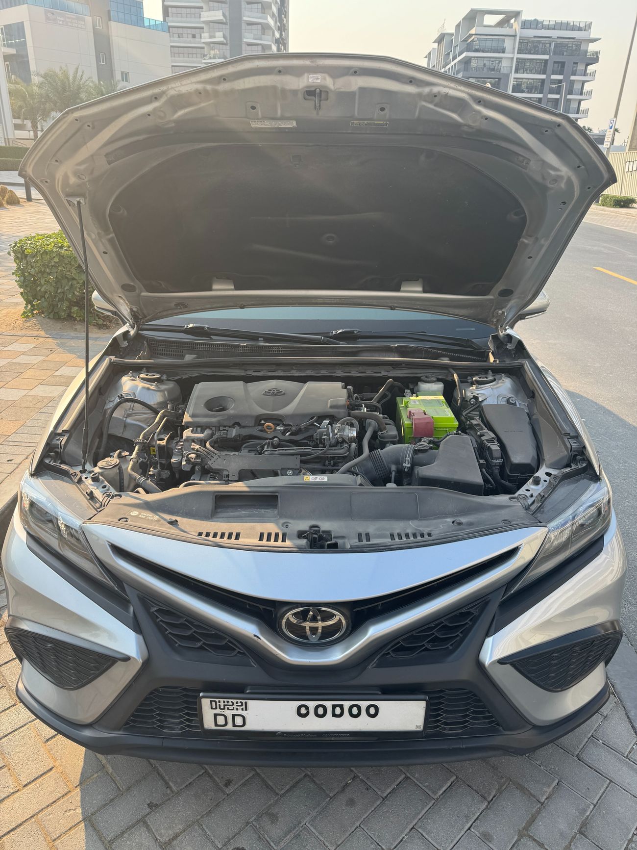 Toyota Camry SE 2.5L (204 HP)