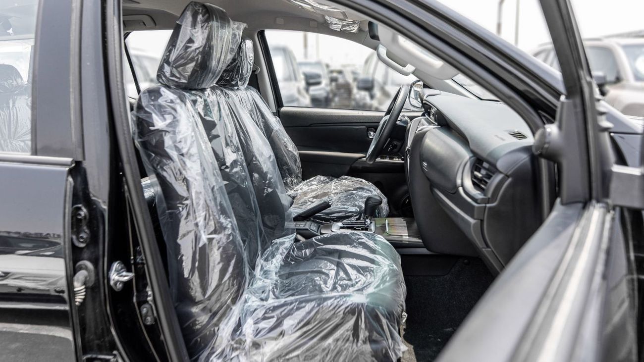 Toyota Fortuner 2025 Toyota Fortuner 2.7L AT Petrol (Black)