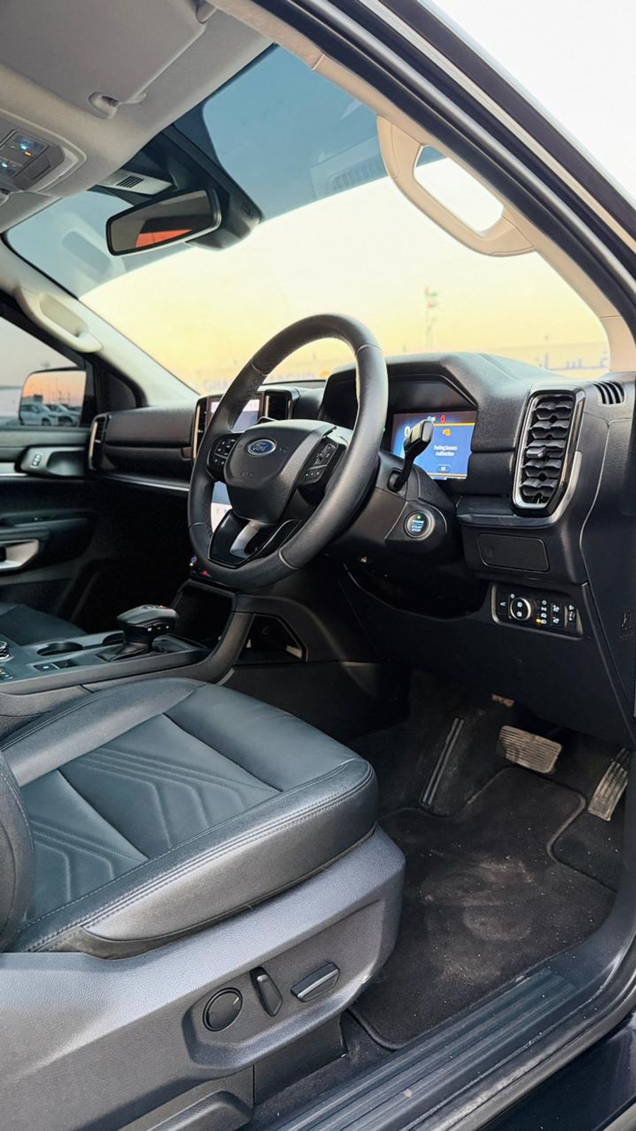 Ford Everest TREND | POWER BACK DOOR | PUSH START | 2.0L DIESEL | BACK CAMERA | DUAL CLIMATE CONTROL | AUTO | RHD