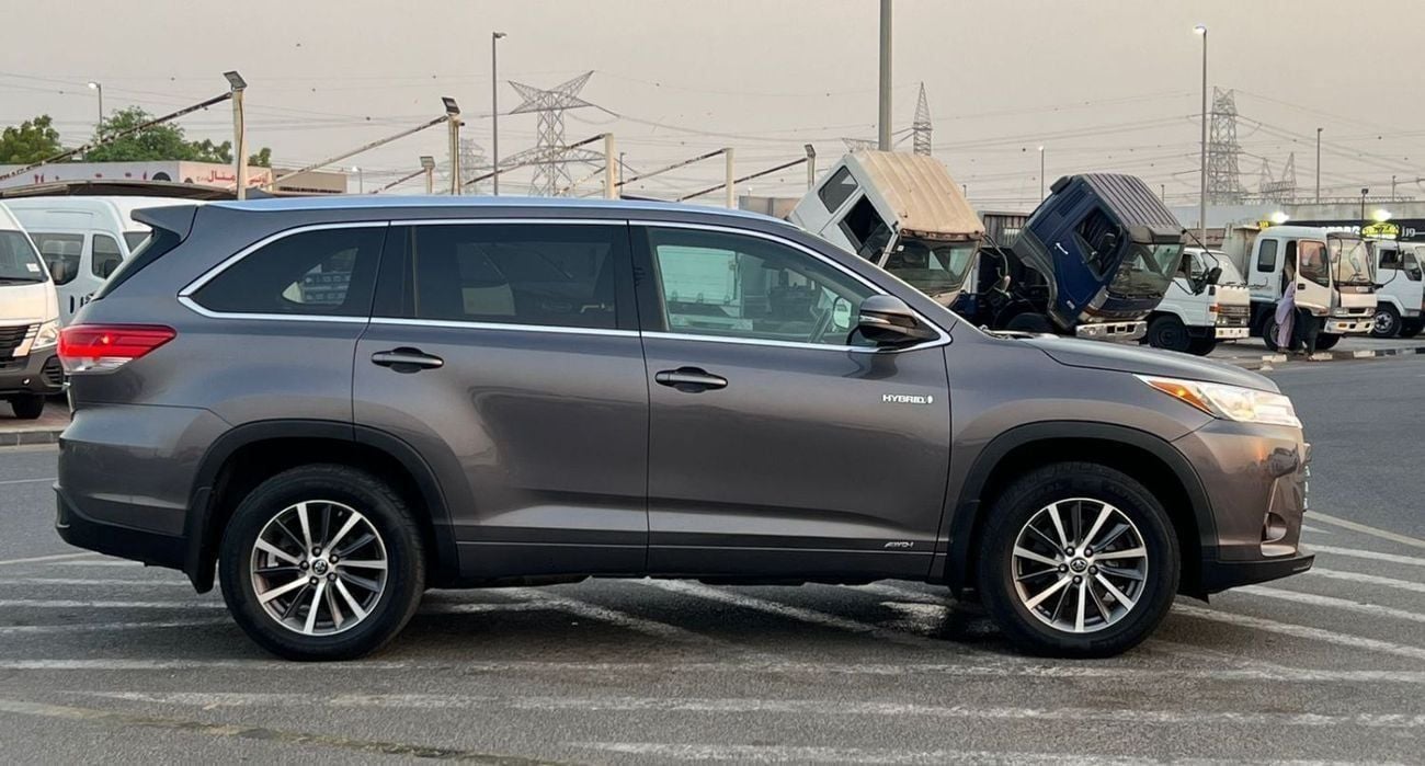 Toyota Highlander 2017 Toyota Highlander Hybrid XLE Full option -3.5L-V6-AWD 4x4 - Rear CAM-Sunroof-Leather seat