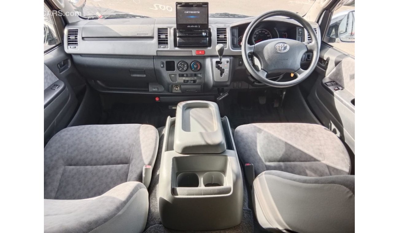 تويوتا هاياس TOYOTA HIACE VAN RIGHT HAND DRIVE (PM1369)