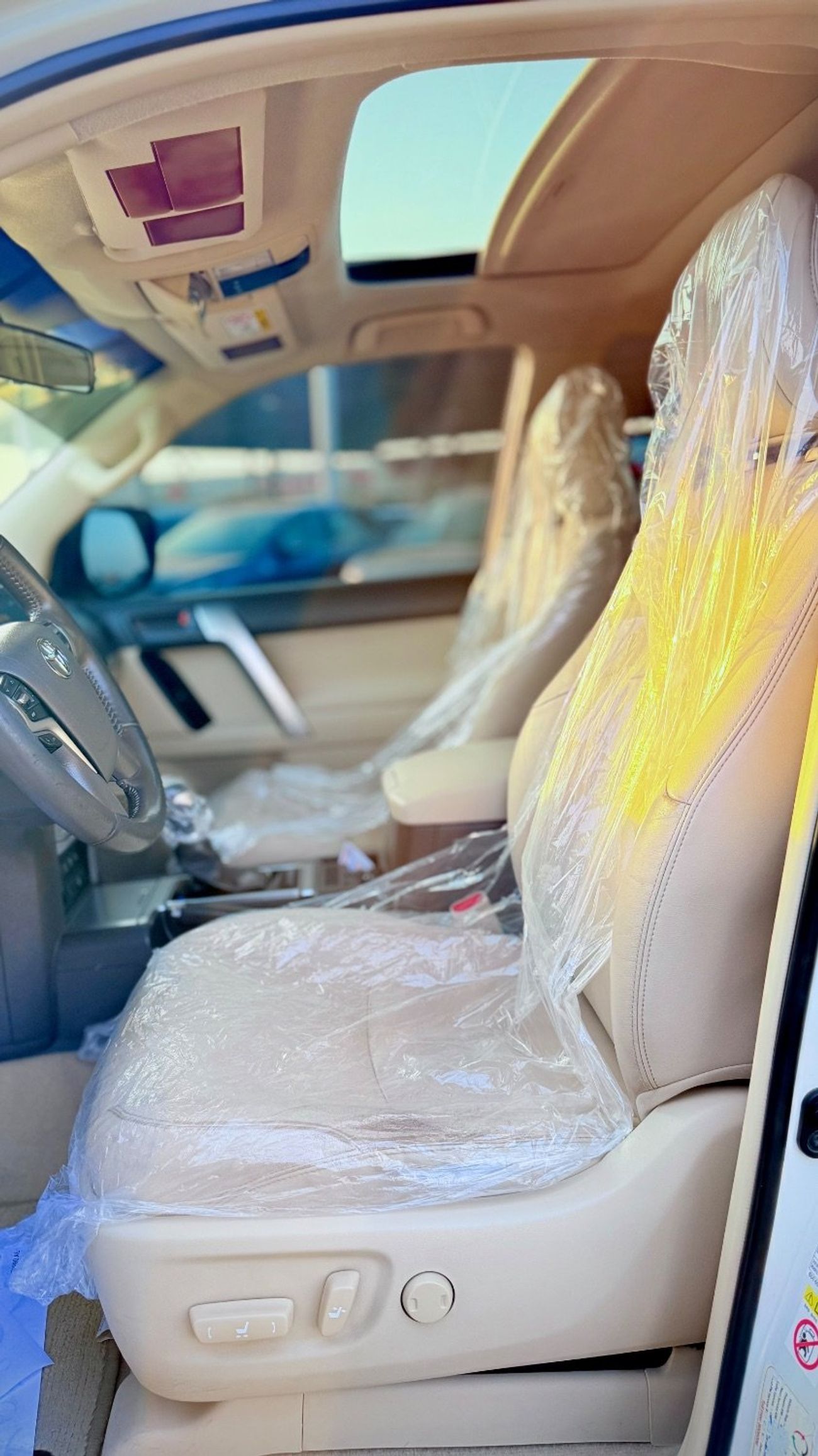 Toyota Prado VXR 2018 Model LHD Full Option GCC Specification Sunroof, Coolbox, Leather Seats, Electric Seats Top