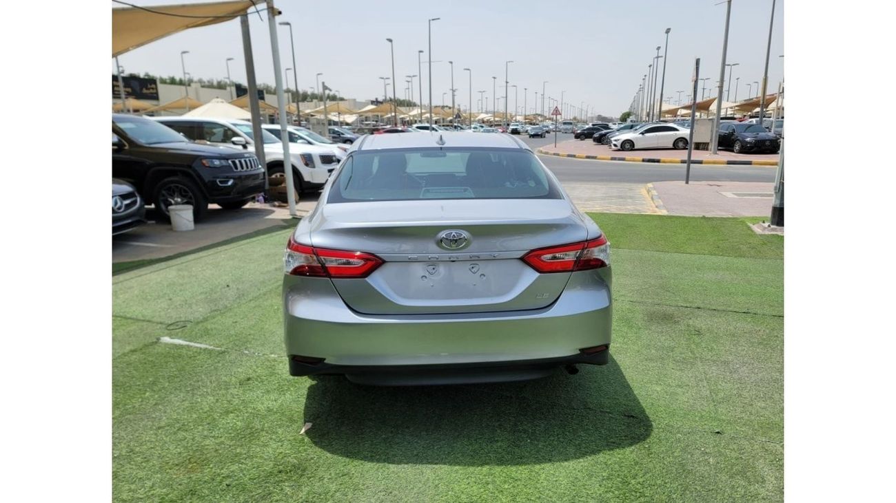 تويوتا كامري LE