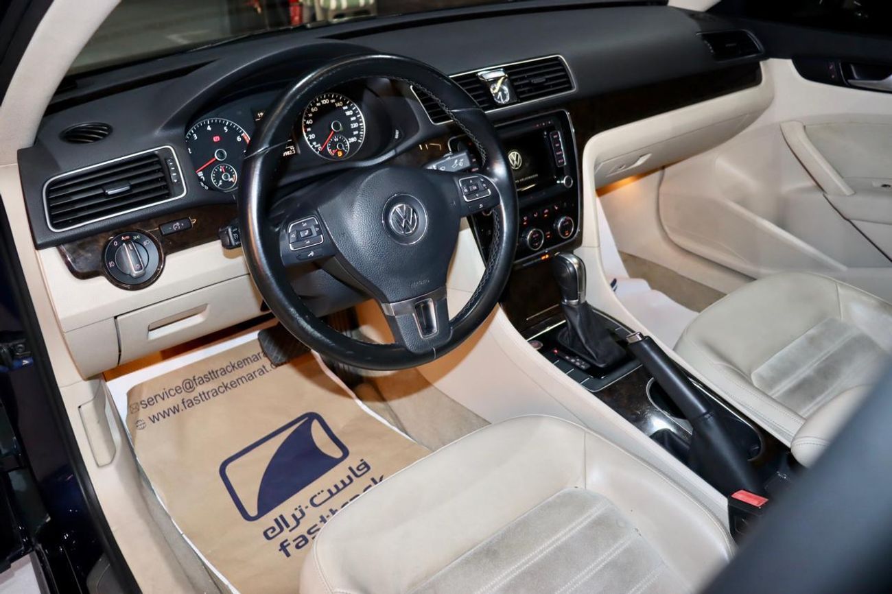 Volkswagen Passat SEL 2.5L VOLKSWAGEN PASSAT | GCC | V5 | 2016 | NO ACCIDENT HISTORY