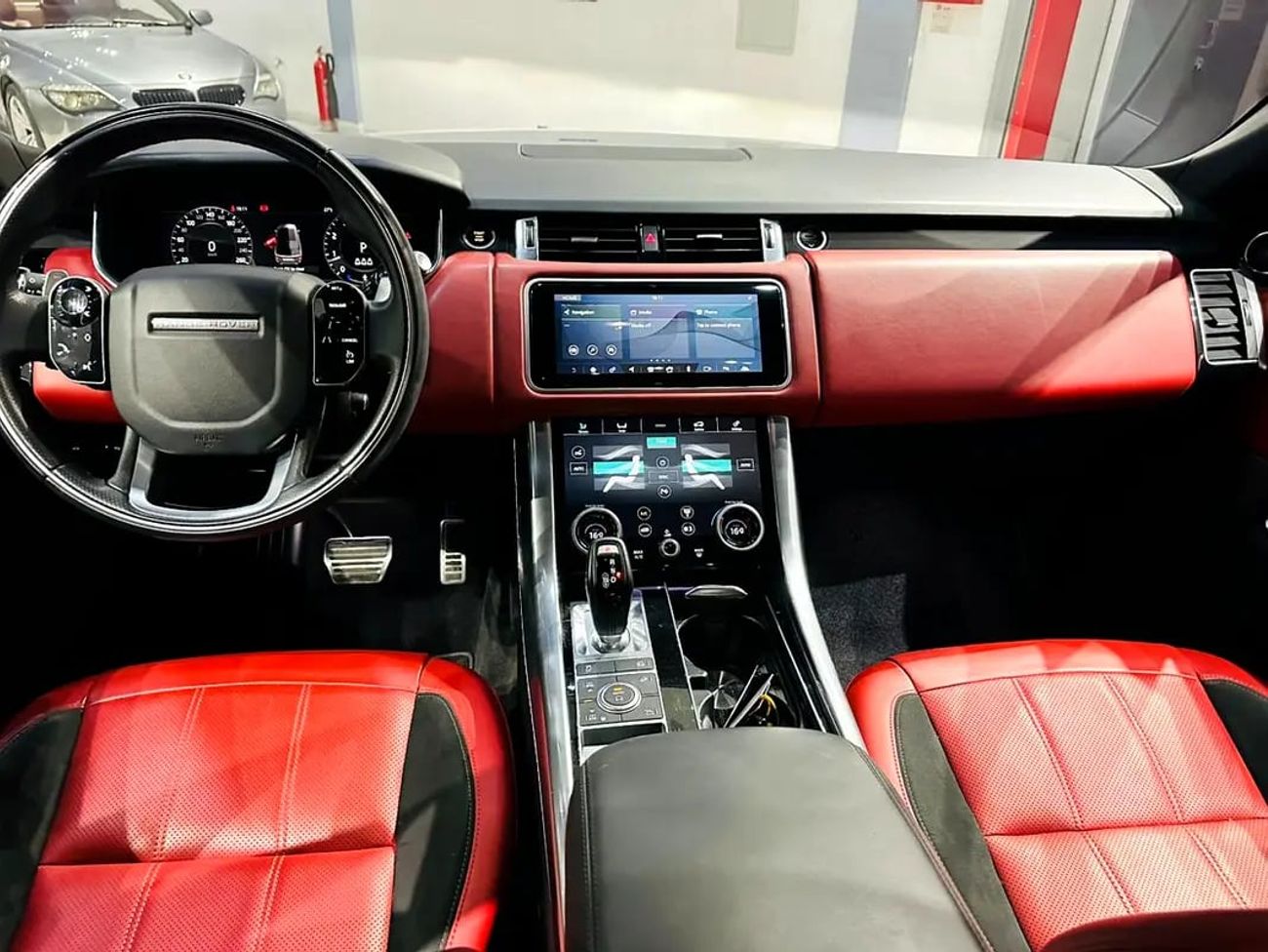 Land Rover Range Rover Sport Autobiography Dynamic P525 5.0L RANGE ROVER SPORTS V8 SUPERCHARGED P525 HSE GCC UNDER AGENCY WARRANT