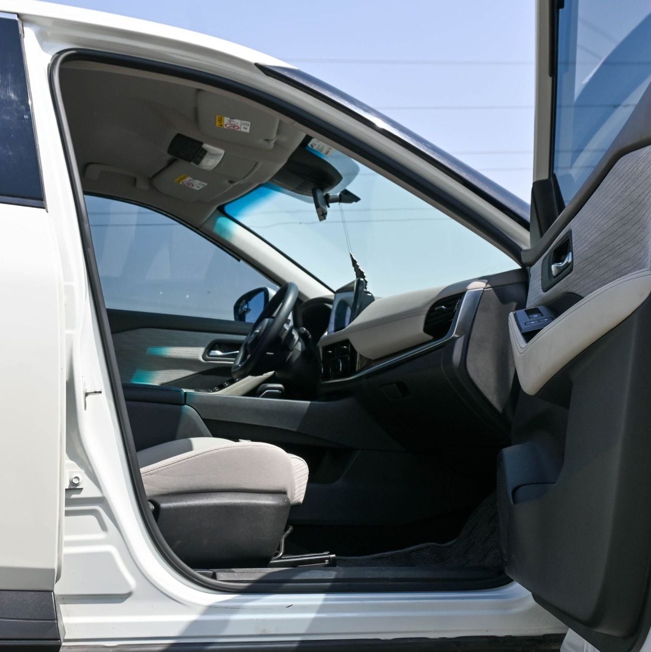 نيسان إكس تريل S 2.5L (169 HP) FWD (5 Seater)