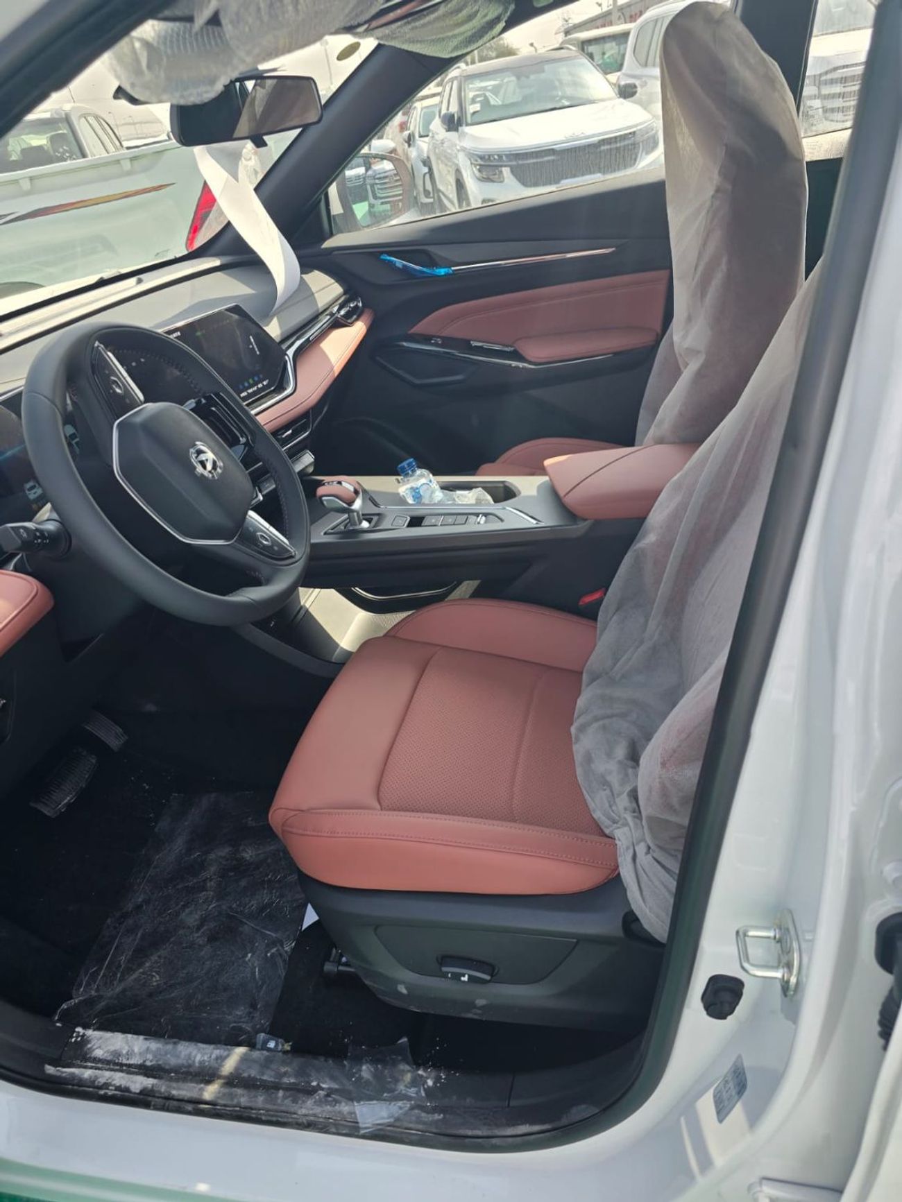 تشنجان x5 بلس Changan X5 Plus 2026 – فل أوبشن | 1.5 تيربو | أبيض / أحمر