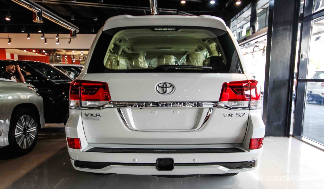 Toyota Land Cruiser VXR V8 5.7