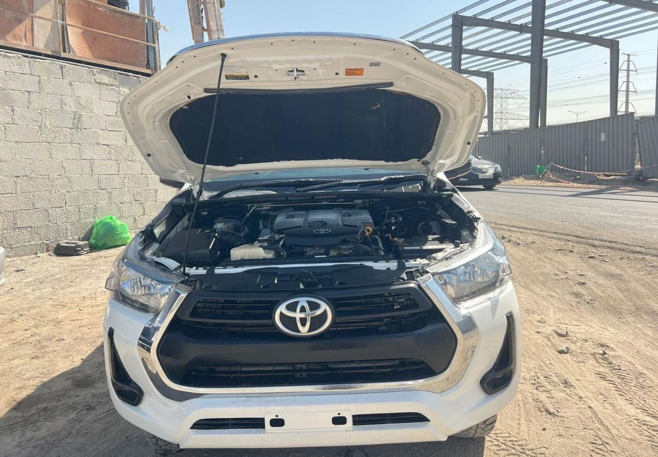 تويوتا هيلوكس diesel ,2.8 liter ,right hand drive ,single cabin ,4wd ,2017 ,only for export available