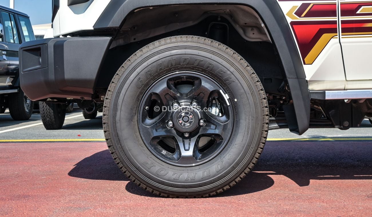 تويوتا لاند كروزر بيك آب LC79 DC 4.5L V8 MT YM 2024 (DIFF-LOCK)