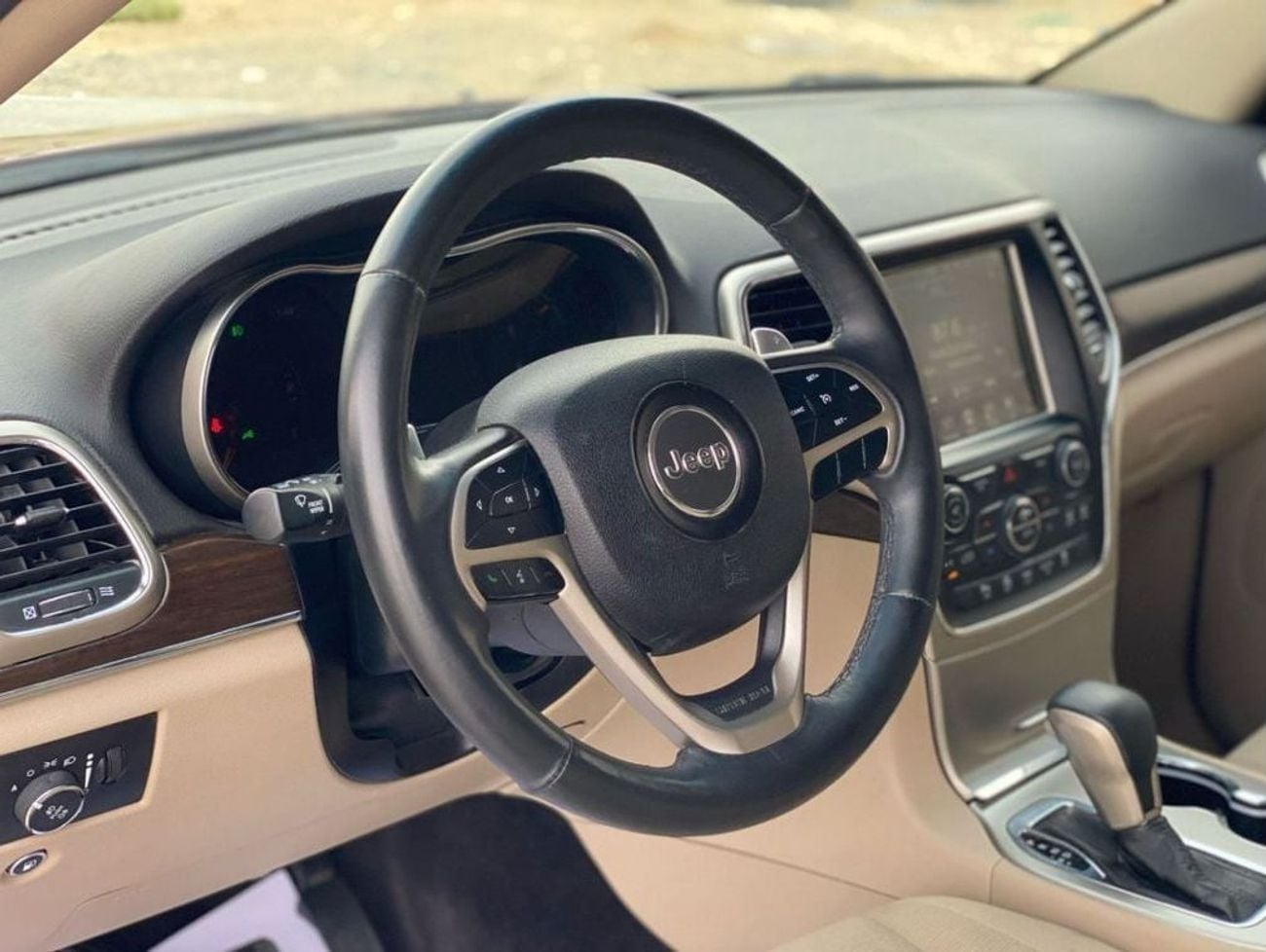 جيب جراند شيروكي Laredo 3.6L