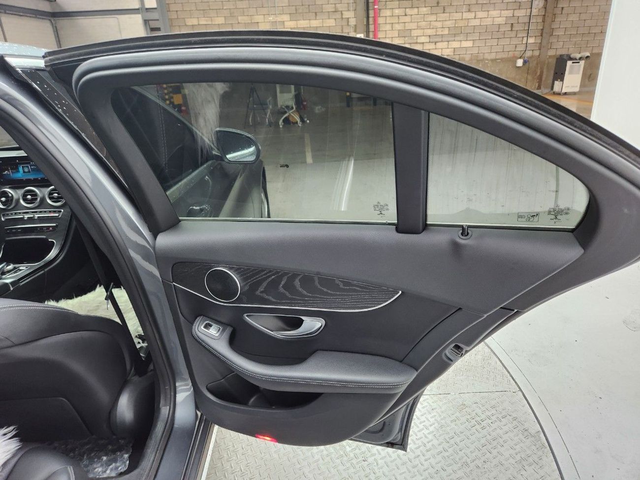 مرسيدس بنز C 220 BENZ C (D) 2.2 C220 AVANGARDE DIESEL