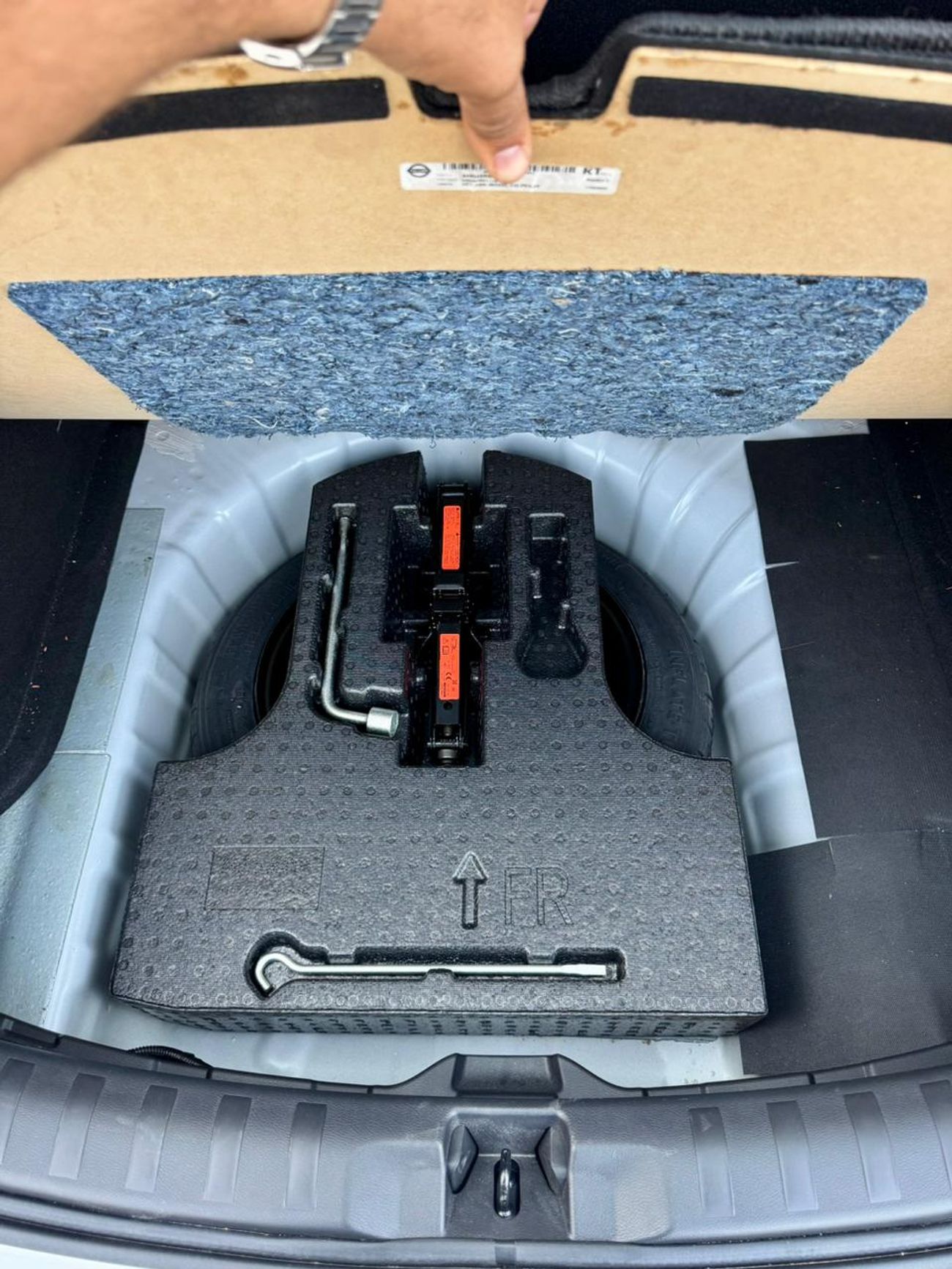 نيسان كيكس 2024 NISSAN KICKS SR FULL OPTION FOR UAE & EXPORT + 360 CAMERA + DUAL TONE COLOR PEARL WHITE & BLACK