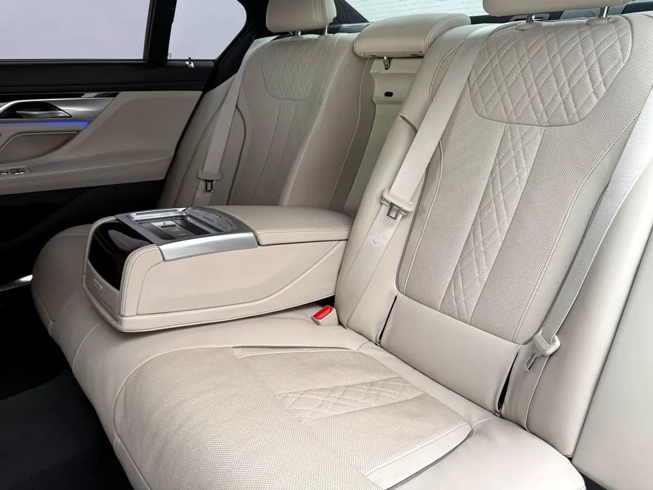 بي أم دبليو 730Li GCC Specs 730Li - Excellent Condition