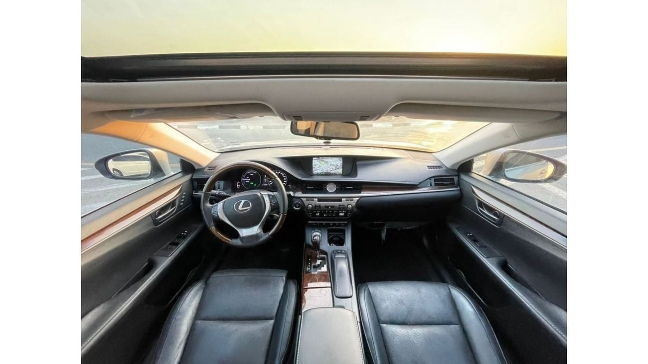 لكزس ES 300 2013 Lexus ES300H Hybrid 2.5L V4 - Japanese Specs Full Option - Without Accident