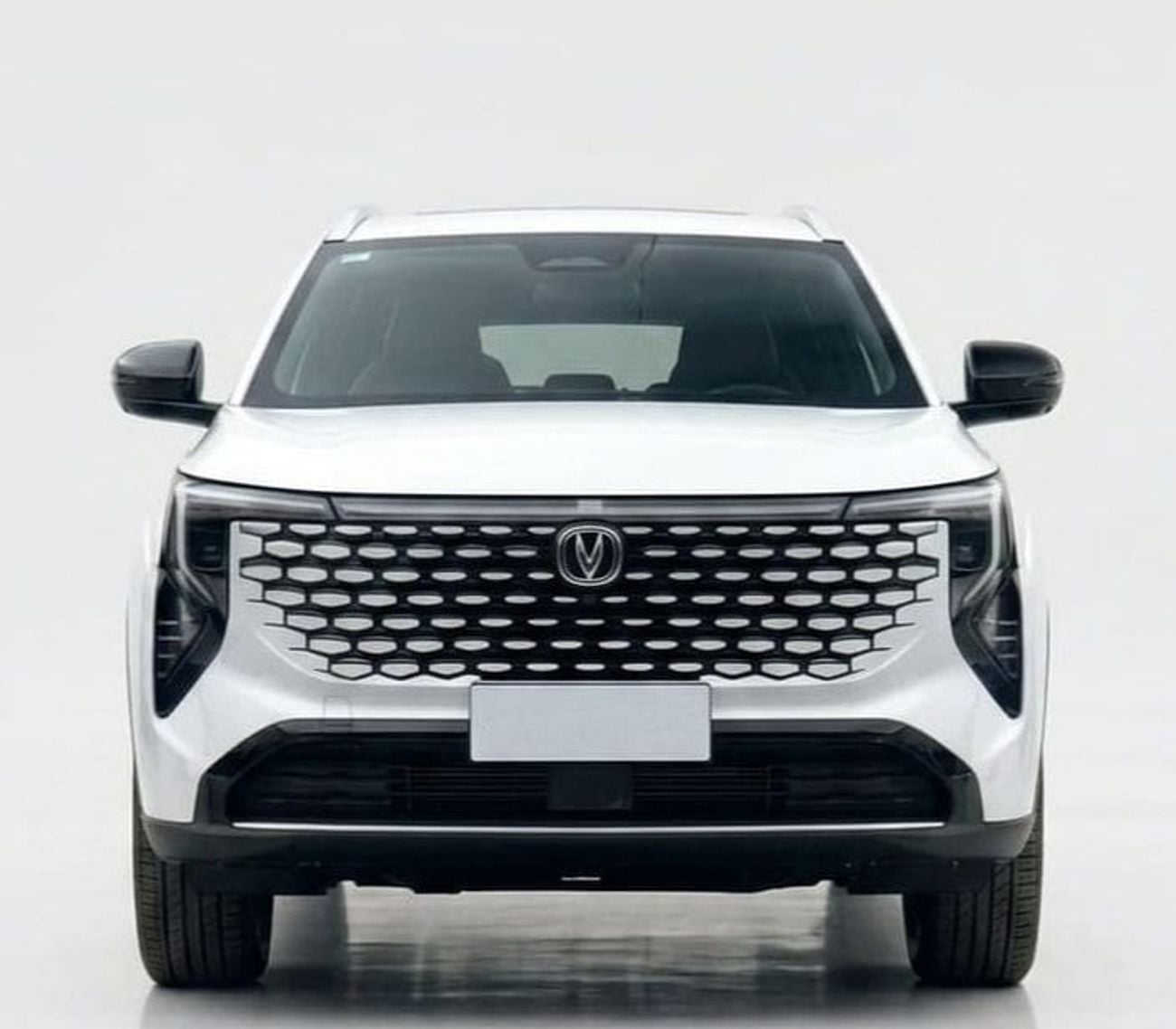 تشنجان CS55 بلس 1.5L turbocharged engine (192 HP, 300 Nm torque) paired with a 7-speed wet dual-clutch transmission