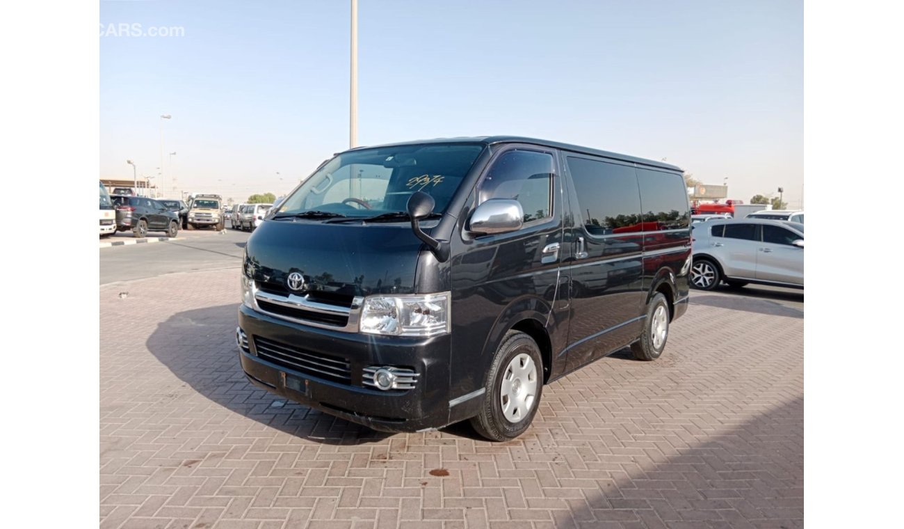 تويوتا هاياس TOYOTA HIACE VAN RIGHT HAND DRIVE (PM1630)