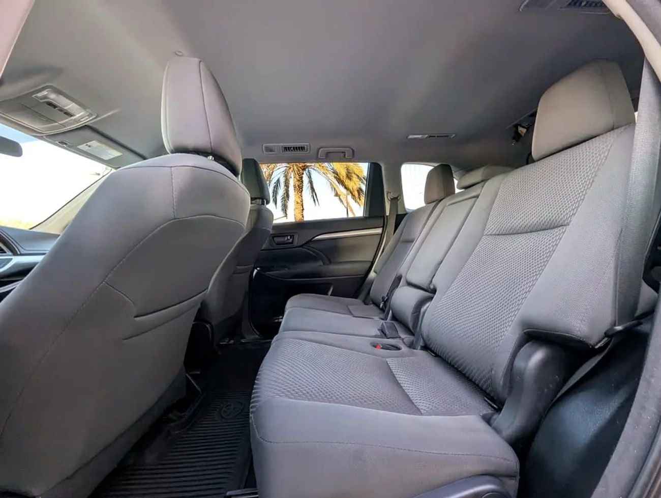تويوتا هايلاندر Le Plus 3.5L V6- Rear Camera - 7 Seater