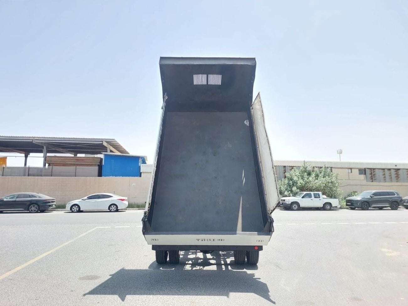 ميتسوبيشي فايتر MITSUBISHI FIGHTER DUMPER TRUCK RHD 2003 MODEL 8.2 L DIESEL MANUAL(PM60964)