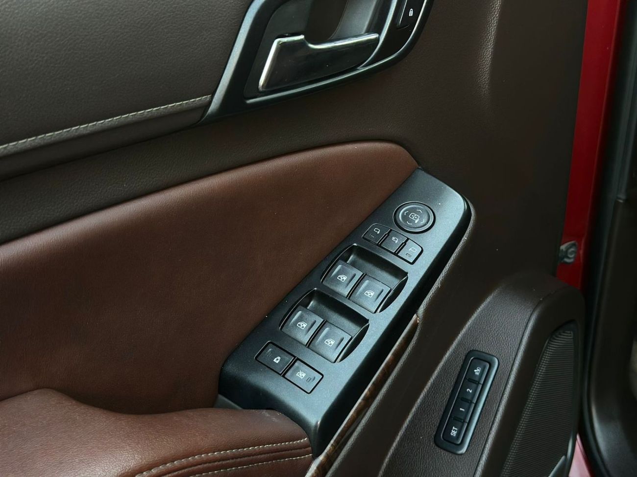 Chevrolet Tahoe LTZ 5.3L 4WD (8 Seater)