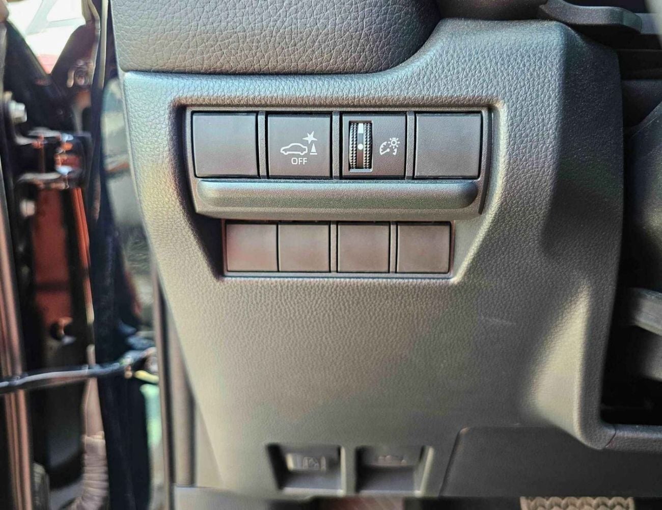 تويوتا برادو ALL ROUNDER / MID OPTION /2.8L DIESEL V4/ LETHAER WITH DRIVER PWR SEAT /SUNROOF (CODE#P28AR2)