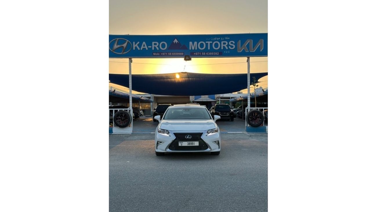 Lexus ES350 Platinum Lexus ES350 2018 with engine capacity 3.5 in perfect condition 163,000 km cable car