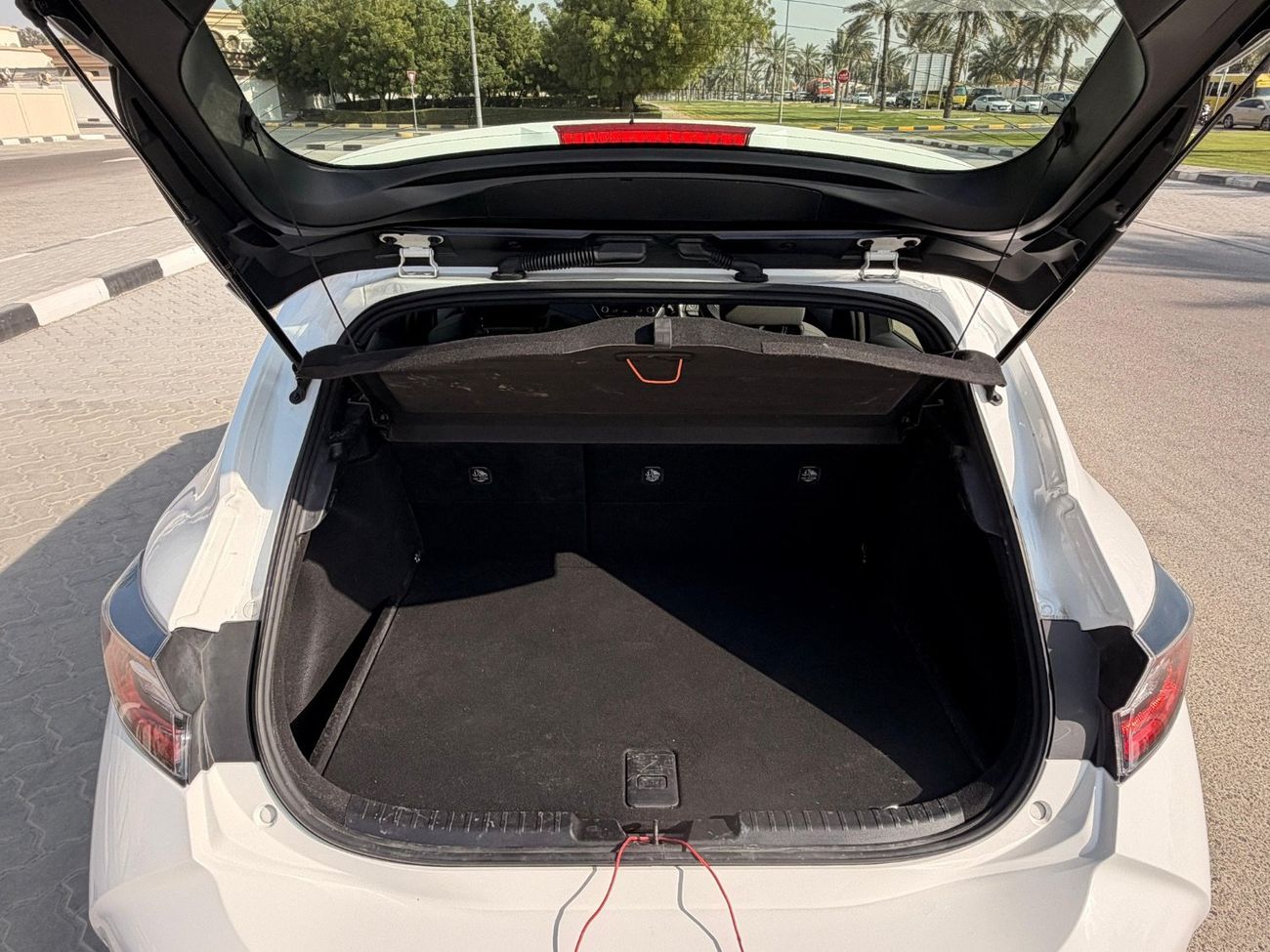 تويوتا كورولا Hybrid