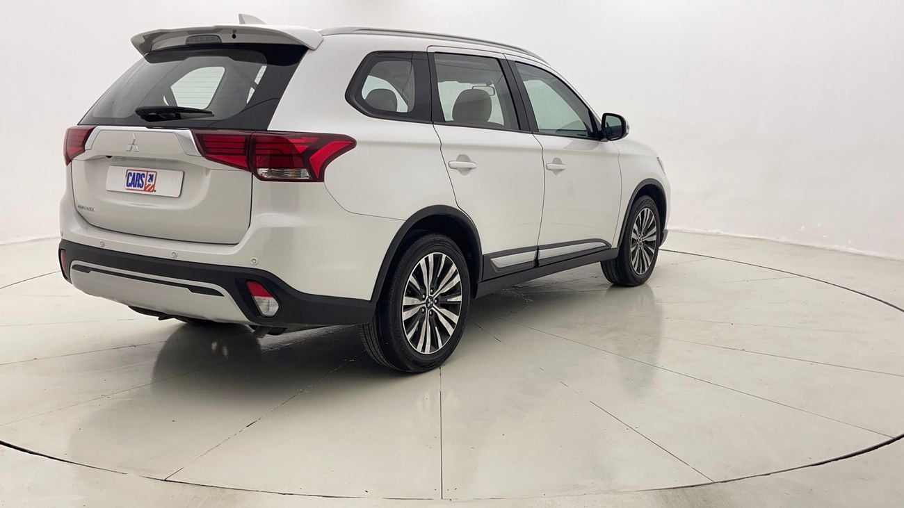 ميتسوبيشي آوتلاندر GLX MID LINE 2.5 | بدون دفعة مقدمة | اختبار القيادة في المنزل