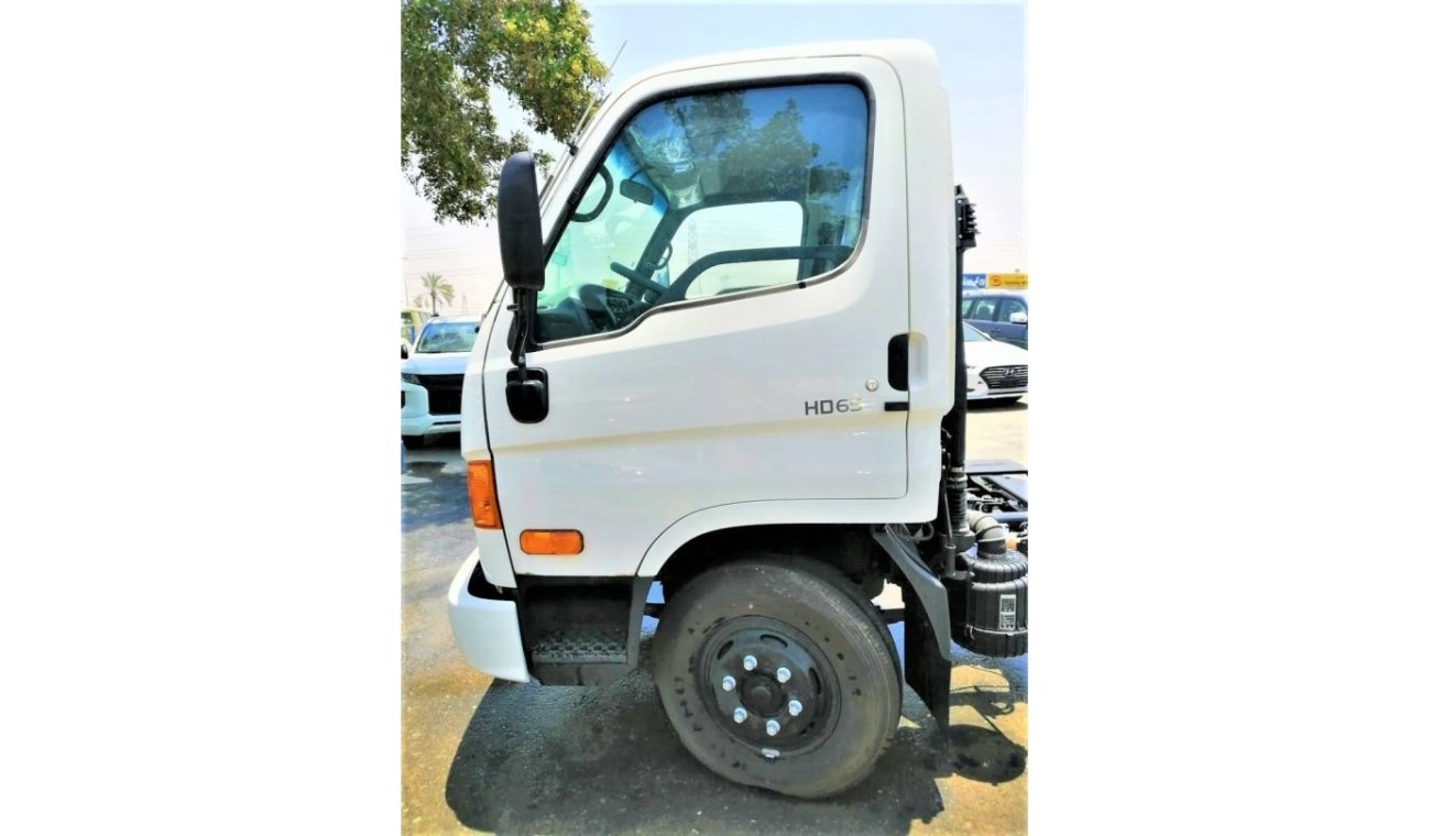 Hyundai HD 65 4 Ton  // chaises // model 2022