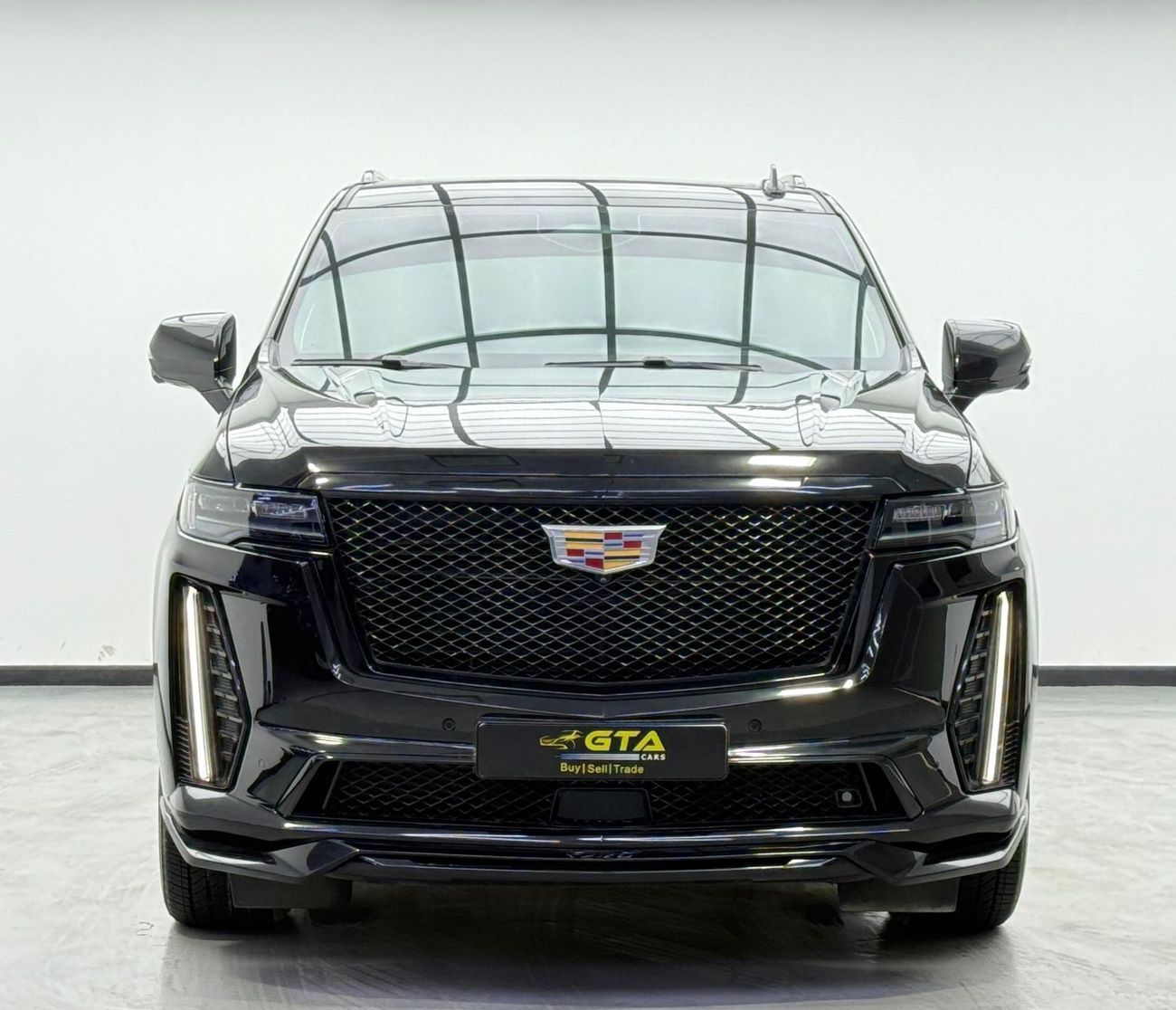 كاديلاك إسكالاد Escalade-V 6.2L 2023 Cadillac Escalade V, 2027 Cadillac Warranty + Service Pack, 7 Seater, Excellent
