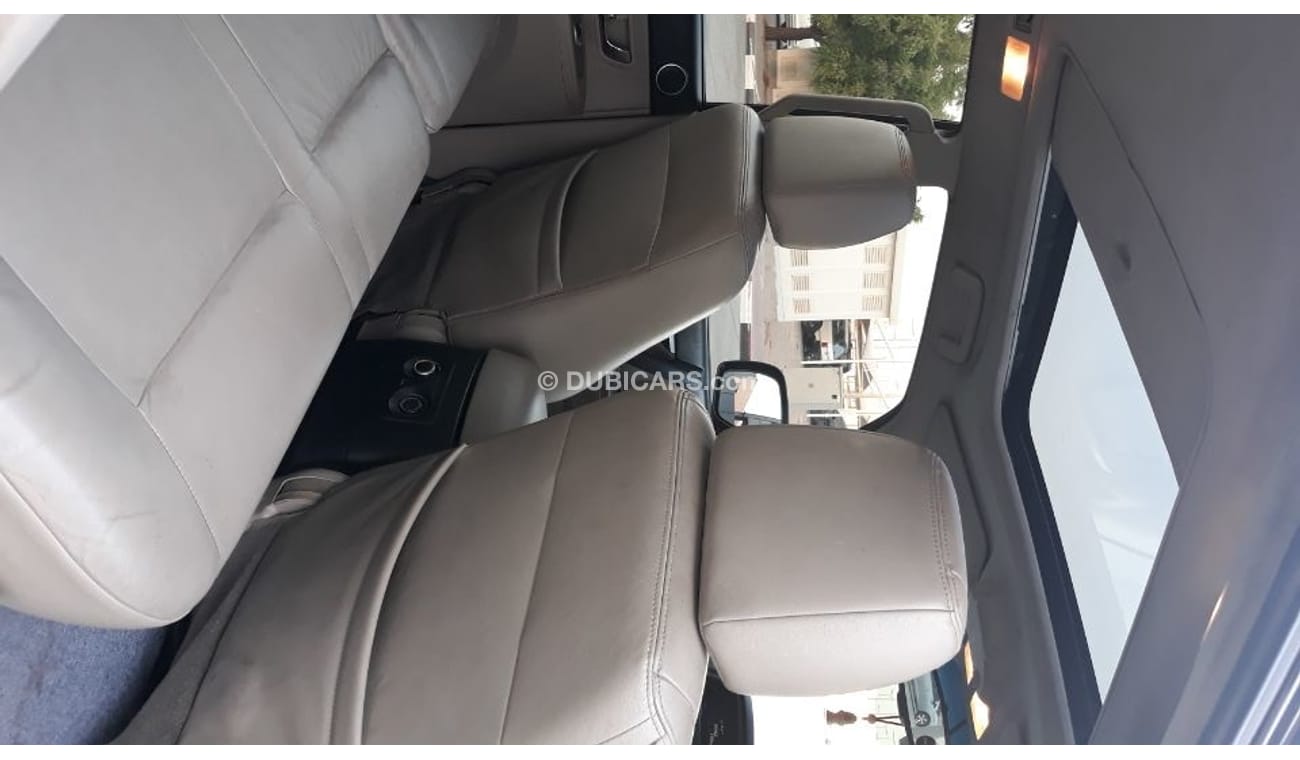 Mitsubishi Pajero 2011 Gulf Specs Full options V6 3. 5 ltr