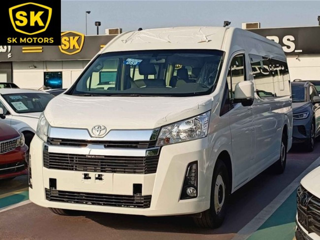 Toyota Hiace GL / 3.5L V6 PETROL / M/T / 13 SEATER / NEW SHAPE (CODE # 20583)