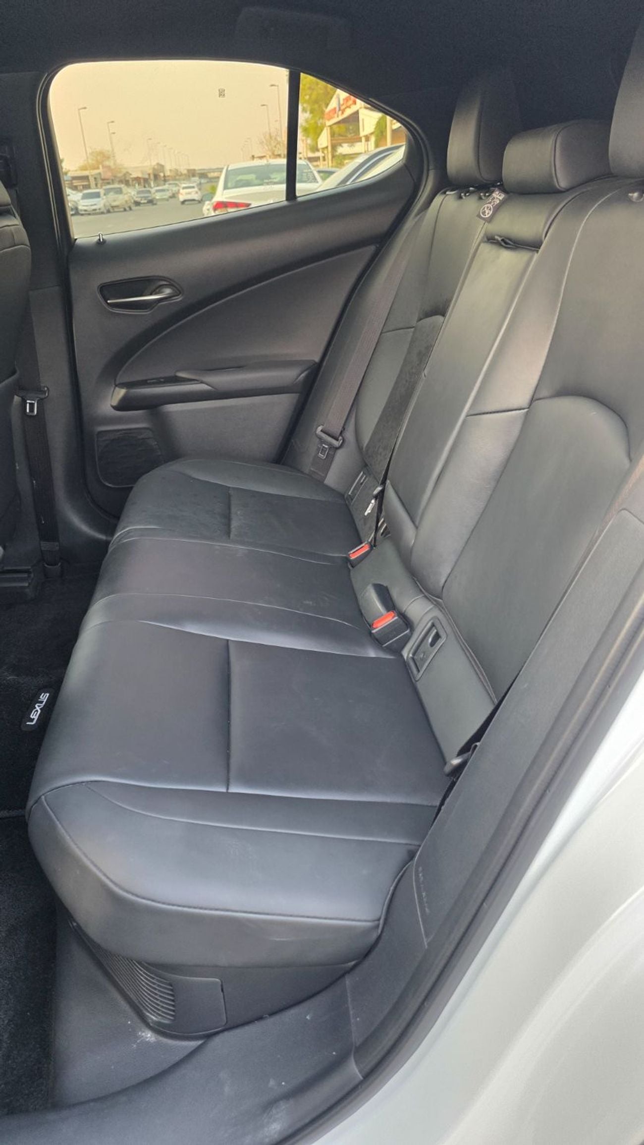 Lexus UX300h PREMIER