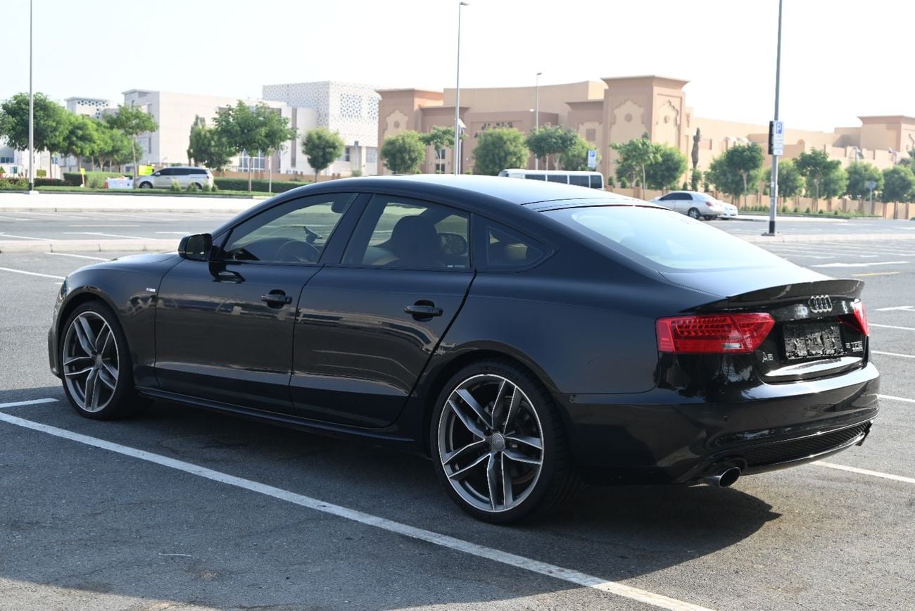 Audi A5 45 TFSI S-LINE S-Line - URGENT SALE - AUDI A5 2016 - ACCIDENT FREE - GCC - BLACK EDITION