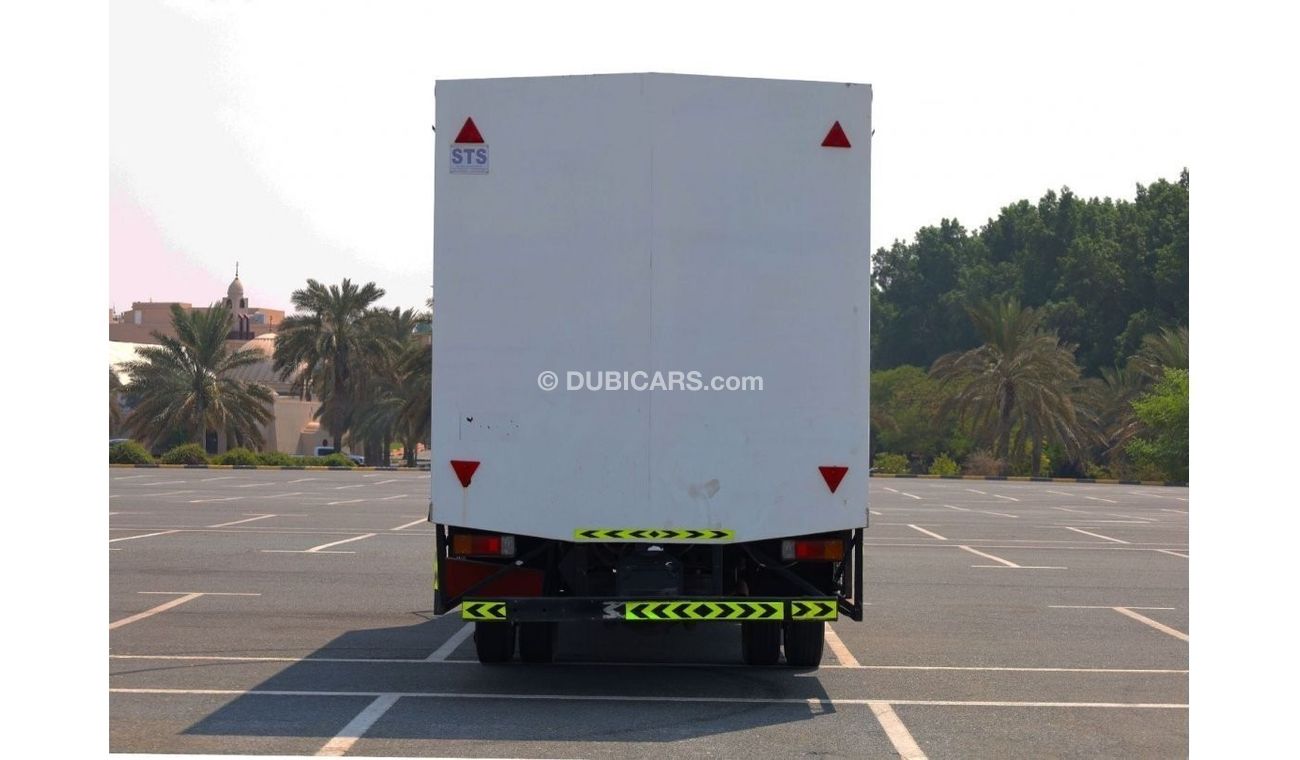 Hino 300 916 - Water Delivery Shutter Box - Diesel | GCC Specs - Ready for your Business