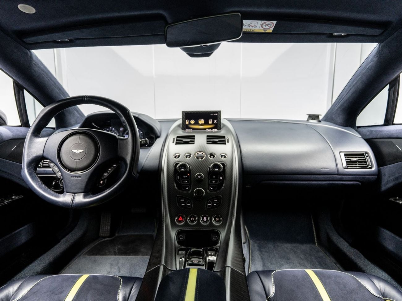 أستون مارتن رابيد AMR
