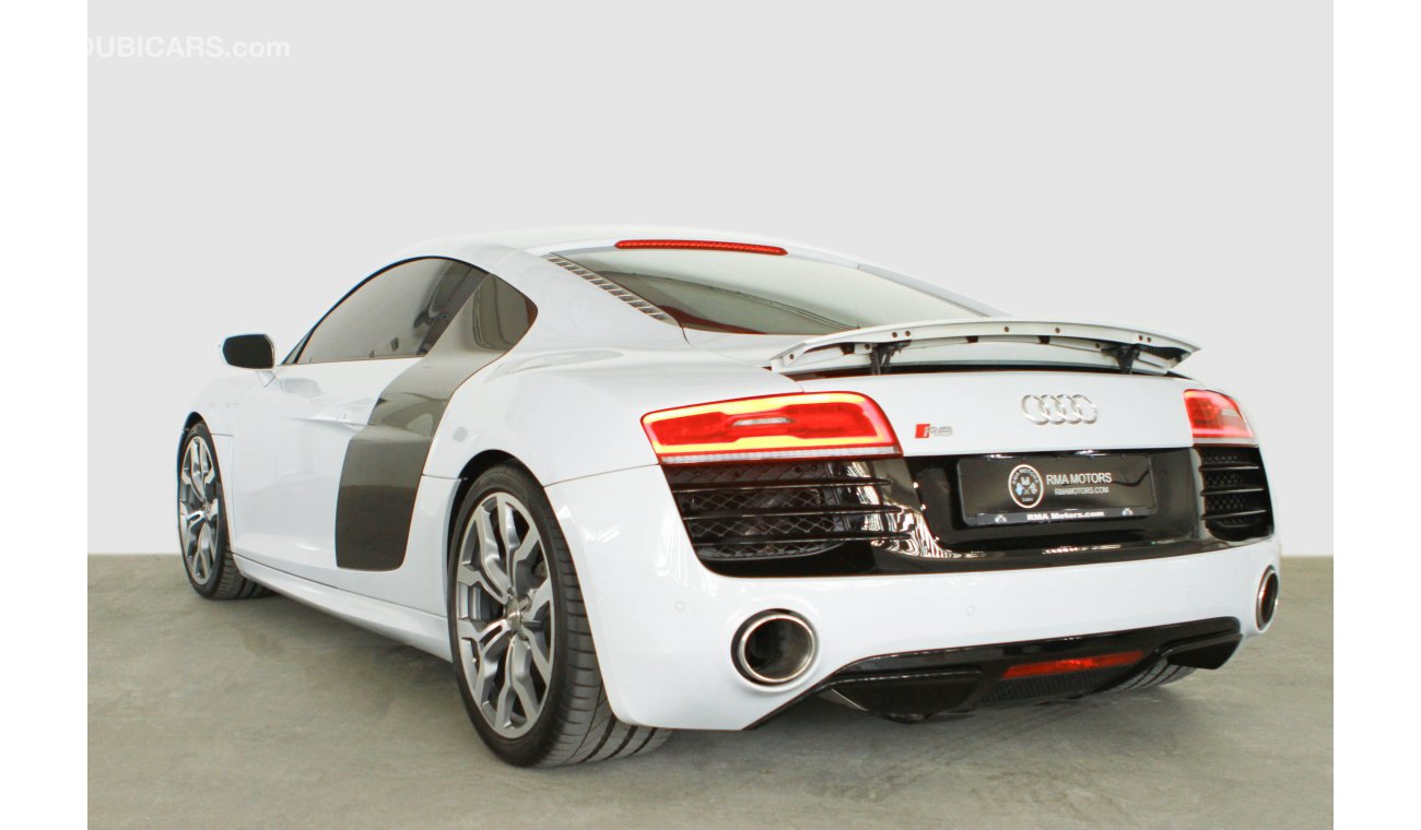 أودي R8 2014  5.2 V-10 (Immaculate, 525bhp, S-Tronic)