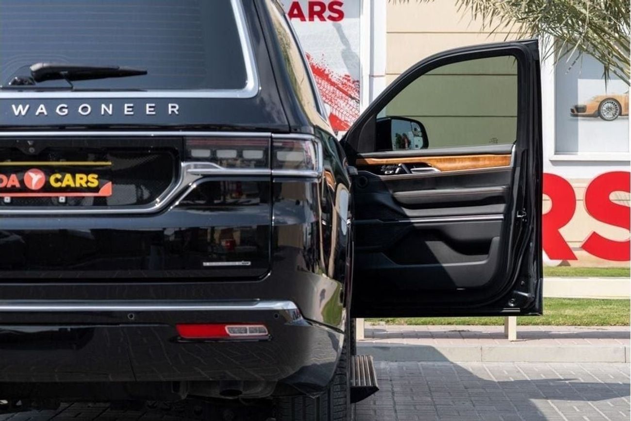 Jeep Grand Wagoneer Series III 3.0T Jeep Grand Wagoneer Series III 2023 GCC under Agency Warranty with Flexible Down-Pay
