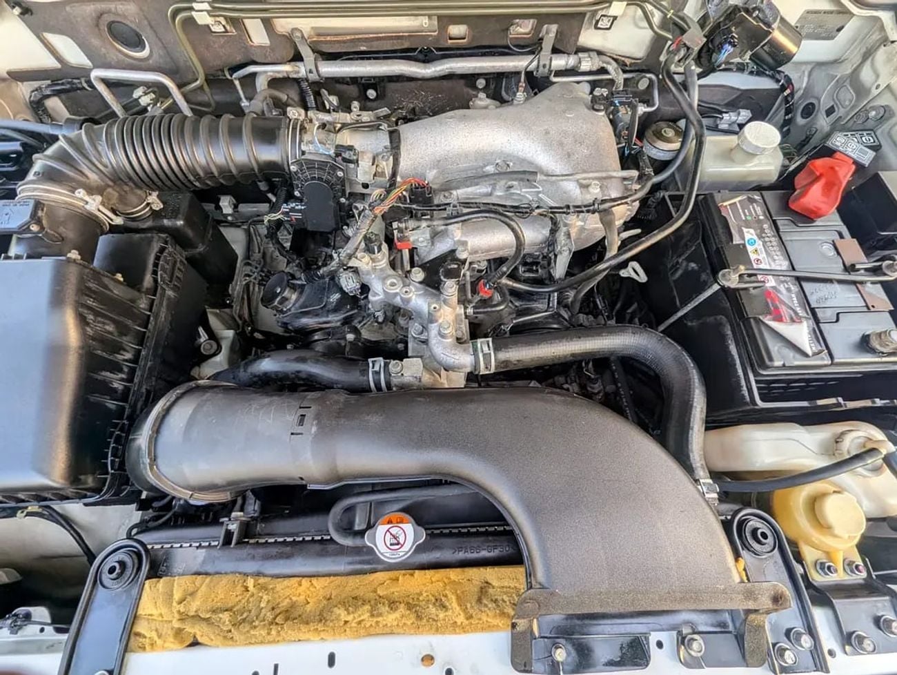 ميتسوبيشي باجيرو GCC GLS MID OPTION IN EXCELLENT CONDITION