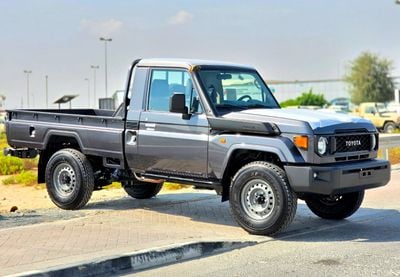 Toyota Land Cruiser 70 TOYOTA LC79 SINGLE CABIN PETROL 4.0 - AT - STD - E - DIFF LOCK - 2025 MODEL - GREY INSIDE GREY - GCC